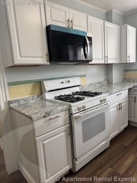 Primary Photo - 225 Riverside Ave