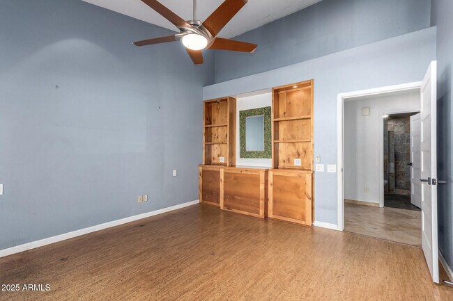 Building Photo - 4430 E Graythorn St