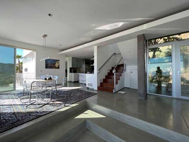 Building Photo - 3095 Rambla Pacifico St