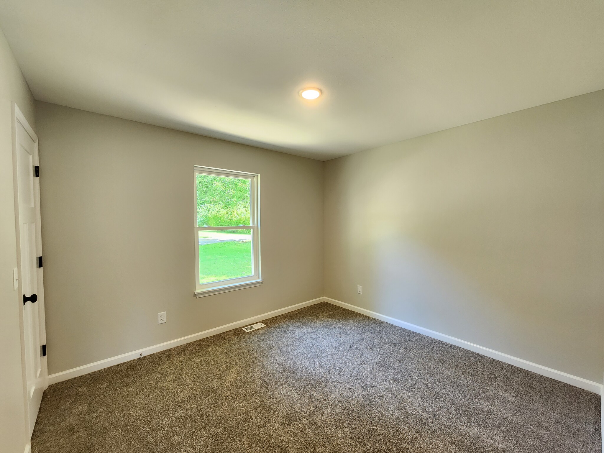 Building Photo - 7995 Case Dr