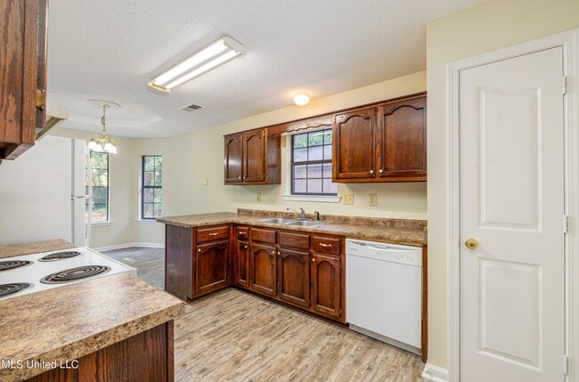 Building Photo - 7173 Olive Ridge Dr