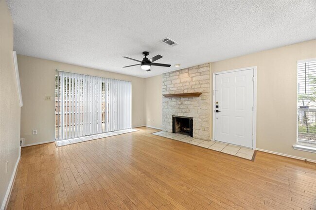 Building Photo - 6715 Old Quarry Ln