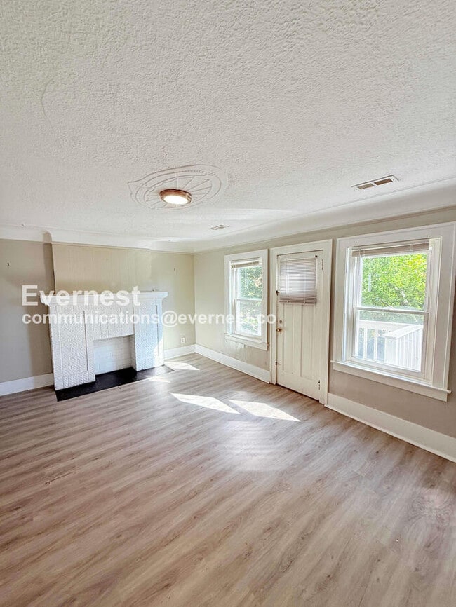 Building Photo - 5513 Somerset Ave