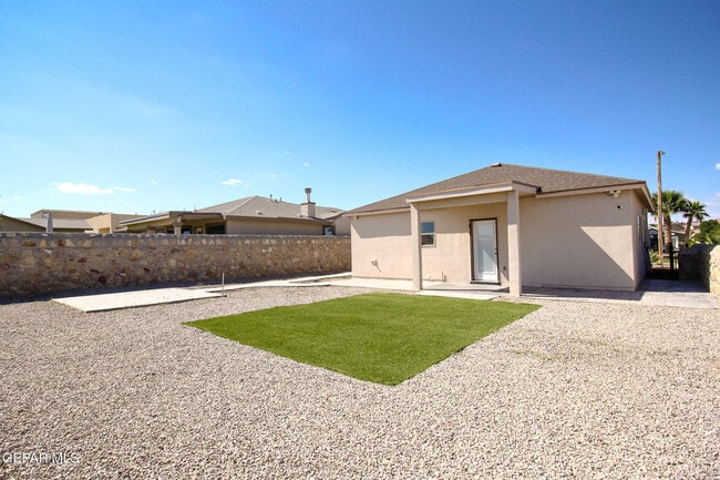 Building Photo - 13276 Emerald Isle St