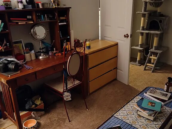 Building Photo - 27 Noster St