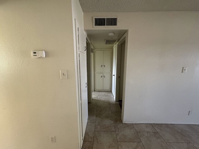 Building Photo - 7119 W Minnezona Ave