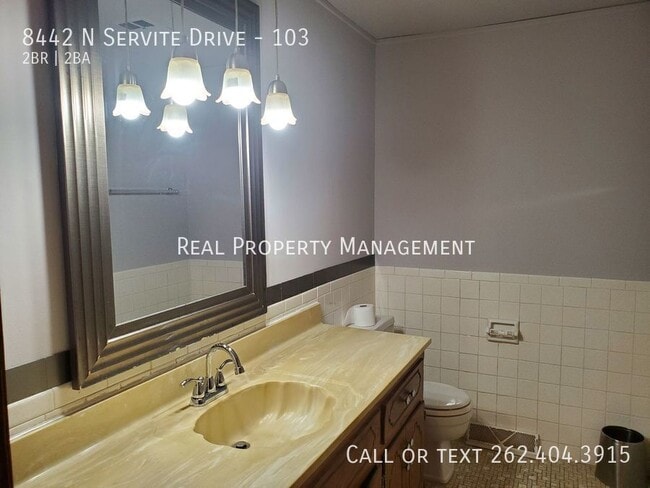 Building Photo - 8442 N Servite Dr