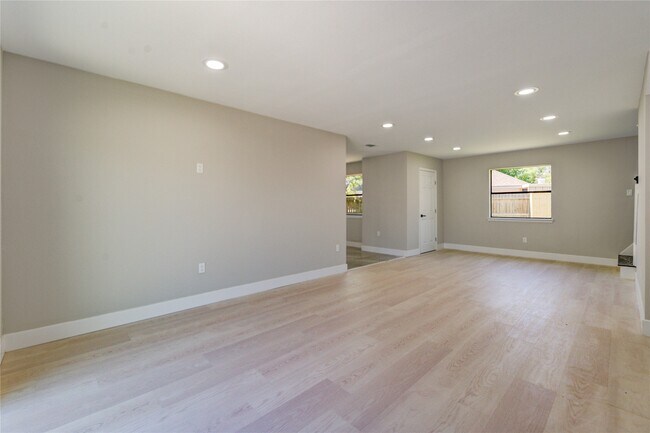 Building Photo - 1901 Canyon Creek Ct