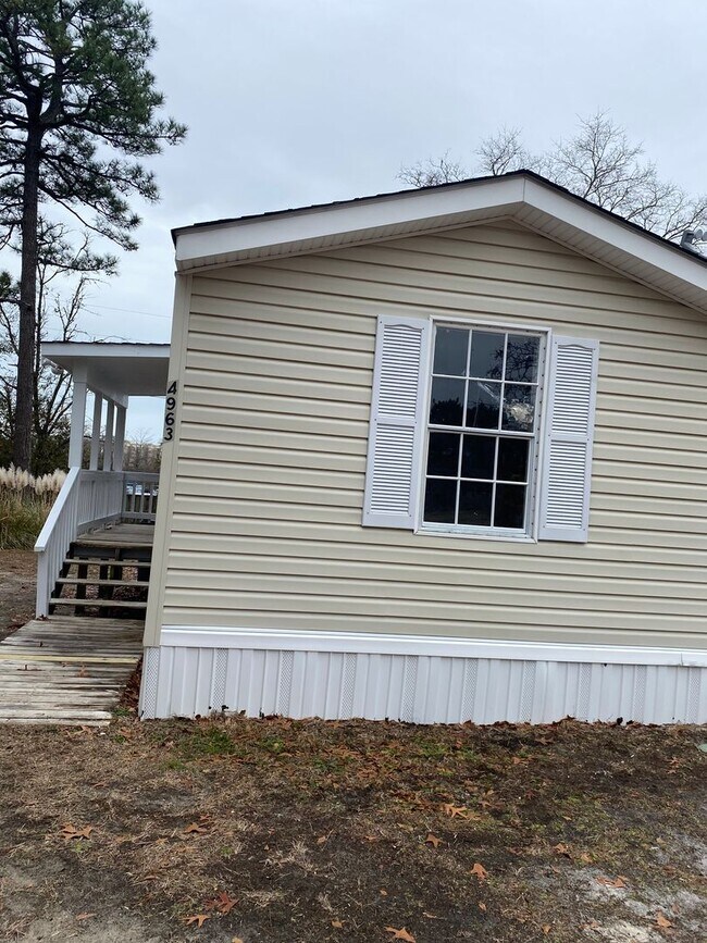 Building Photo - 2 Bed 2 Bath Remodeled Mobile Home