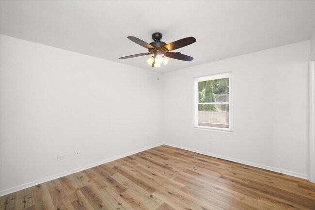 Building Photo - Updated 3-Bed/2-Bath Home with A Deck, Gar...