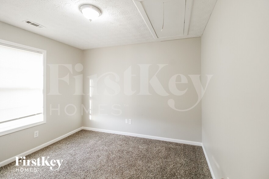 Building Photo - 175 Mills Creek Ln