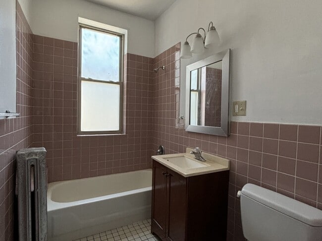 Building Photo - 6211 S Drexel Ave