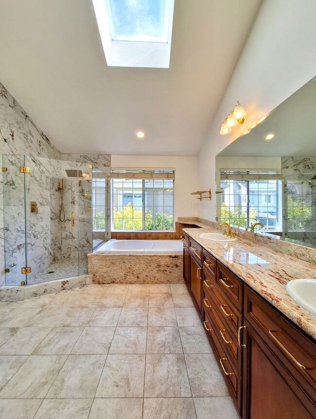 Building Photo - 802 Schooner Bay Dr