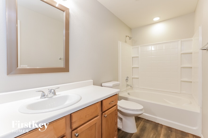 Building Photo - 7440 Margollini St