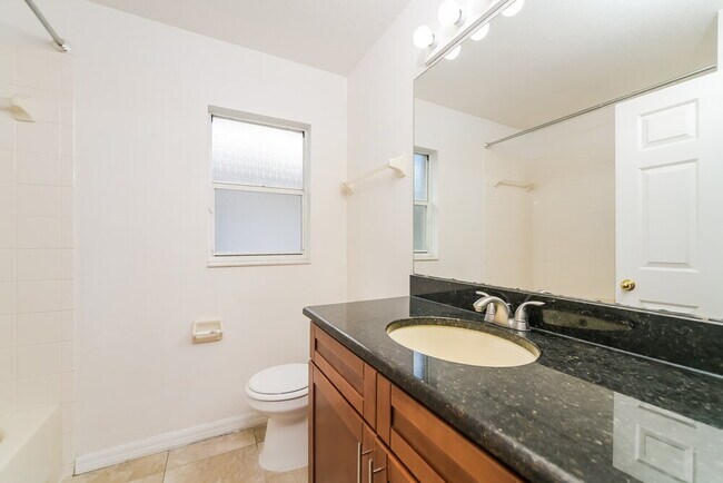 Building Photo - 671 Eagle Pointe S