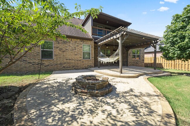Building Photo - 4100 SW Deerfield Blvd