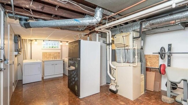 Building Photo - 1205 Miller Ave