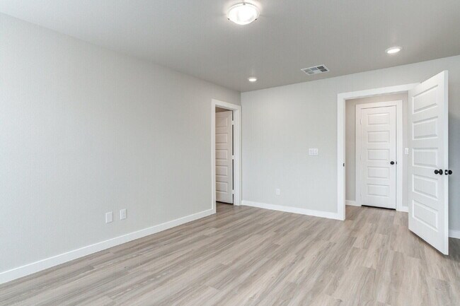 Building Photo - 1611 132nd St