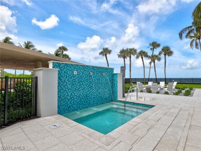 Building Photo - 4001 Gulf Shore Blvd N