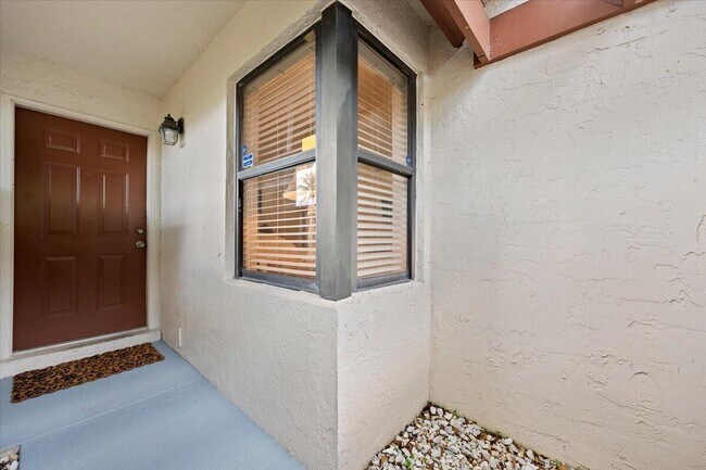 Building Photo - 12660 Shoreline Dr