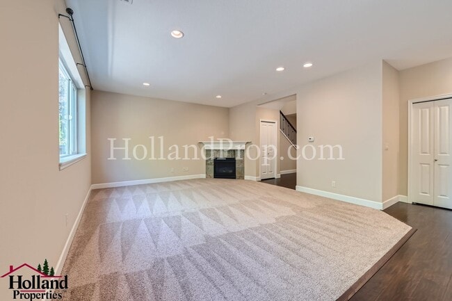 Building Photo - **COMING SOON** Spacious 4-Bedroom Home wi...