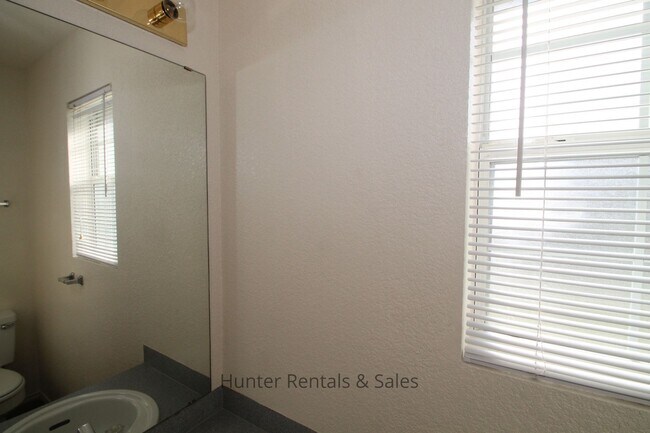 Building Photo - 4506 Jeff Scott Dr