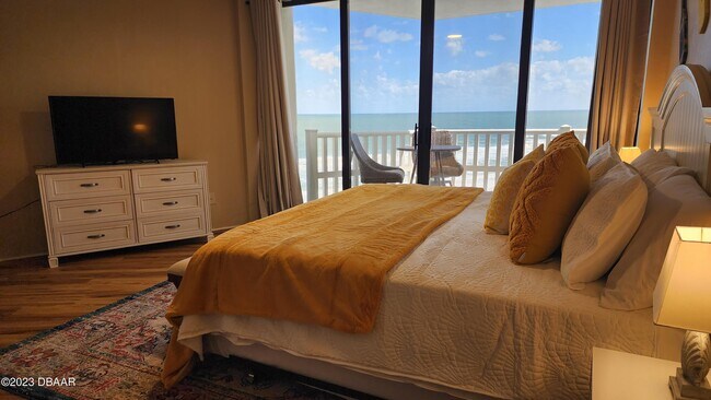 Building Photo - 3580 S Ocean Shore Blvd