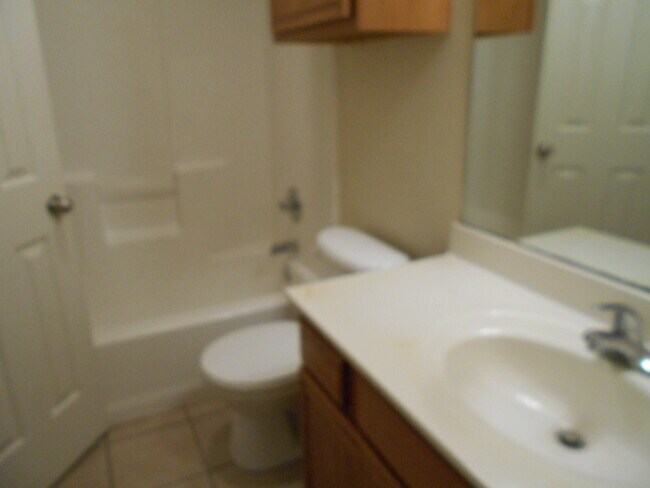 Building Photo - Pre-Leasing for Summer/Fall 2026