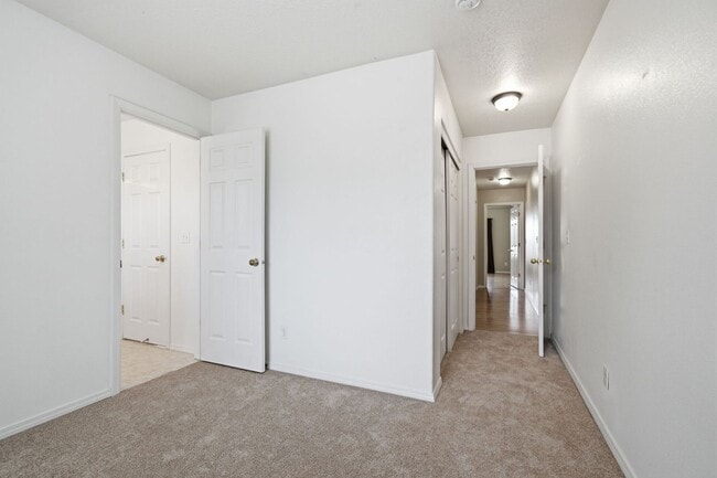 Building Photo - 1499 NE Birkshire Ct