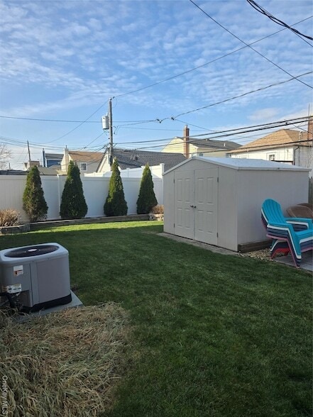 Building Photo - 359 E Pine St