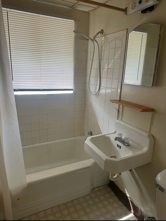 Building Photo - cc0216