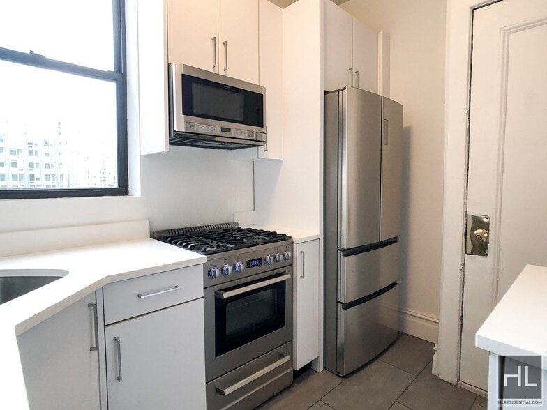 Primary Photo - WEST 72 STREET
