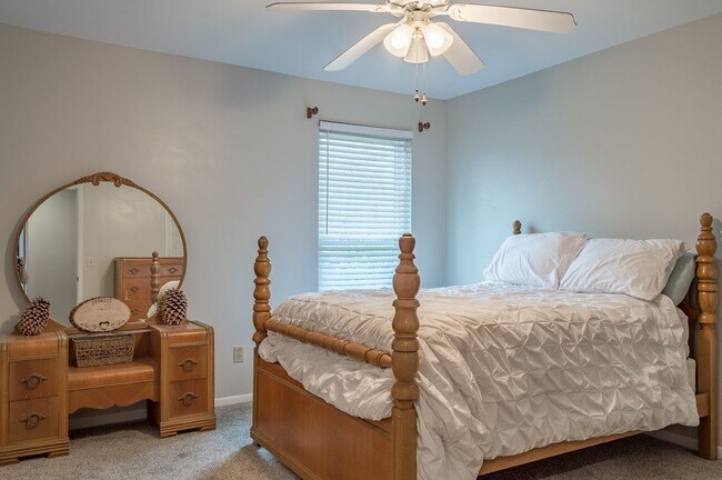 Building Photo - Indian Lakes Subdivision!
