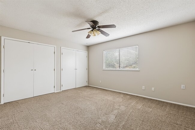 Building Photo - 324 Olive St