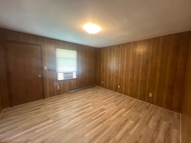 Building Photo - Must see Newly renovated 1 bedroom 1 bath ...