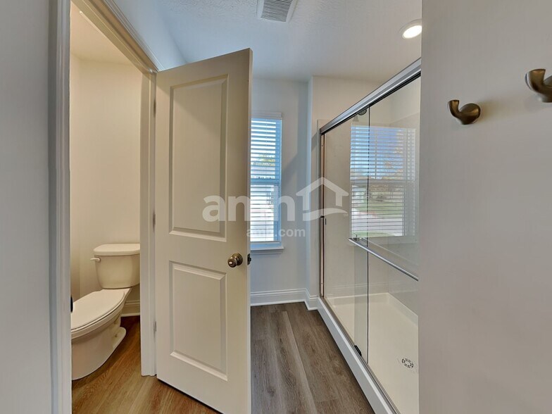 Building Photo - 204 Kramer Mills Dr