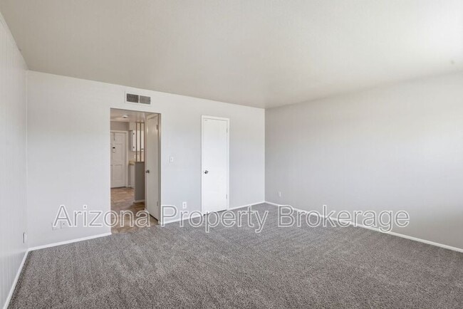 Building Photo - 3934 E Piccadilly Rd