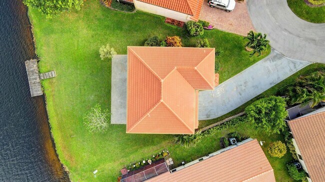 Building Photo - 12561 Shoreside Ln