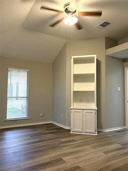 Building Photo - 1310 McAnear Ct