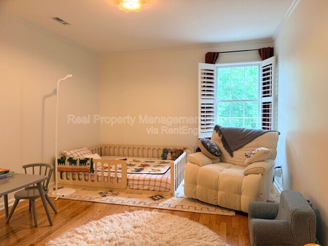 Building Photo - 1208 Nottingham Dr