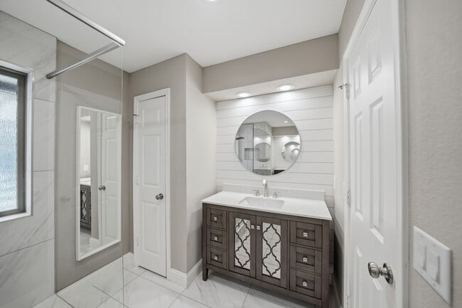 Building Photo - 4008 Hatherly Dr