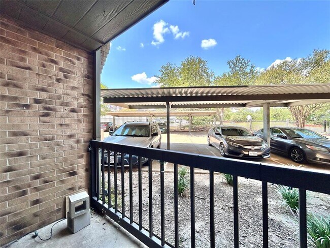 Building Photo - 8888 Tallwood Dr