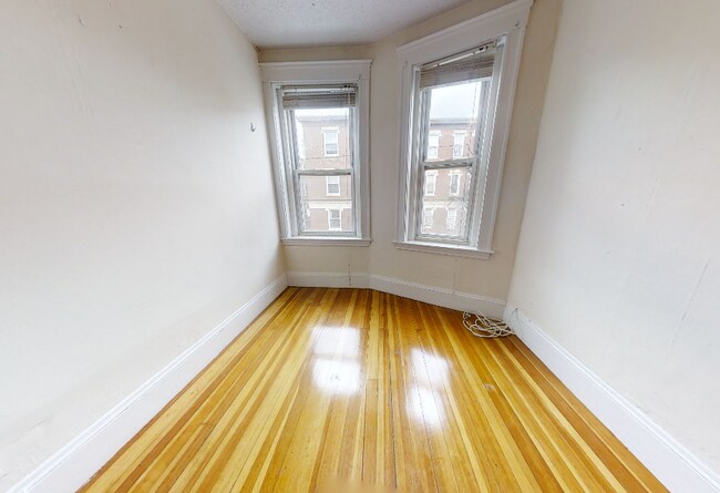 Building Photo - 440 Cambridge St