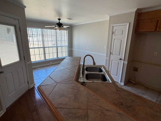 Building Photo - 4611 Shadow Moss Ct