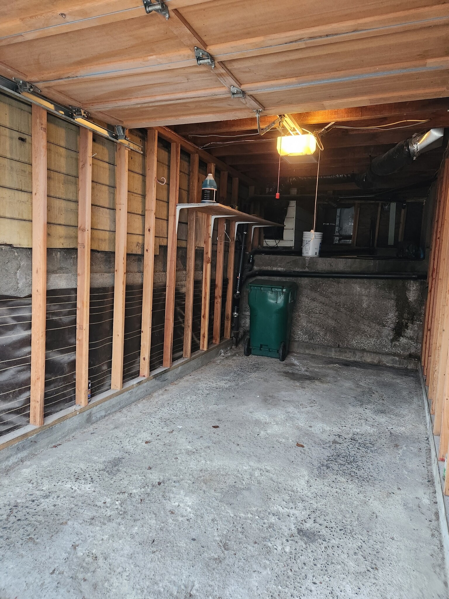 Garage - 317 E 17th St
