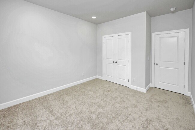 Building Photo - Brand-New 4BR Home in Prime Columbia Location!