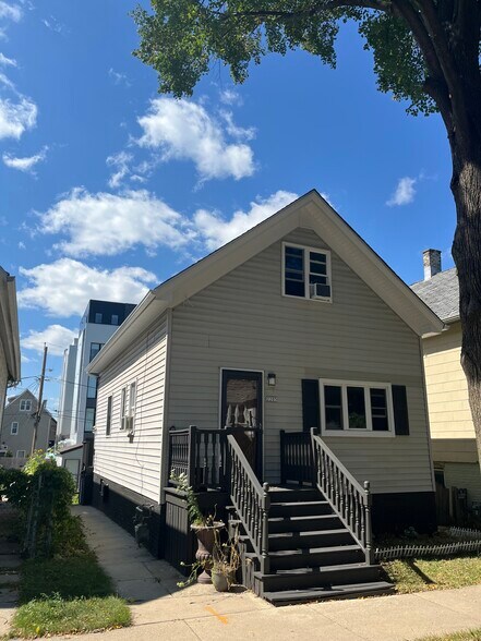 Building Photo - 2205 South Allis Street