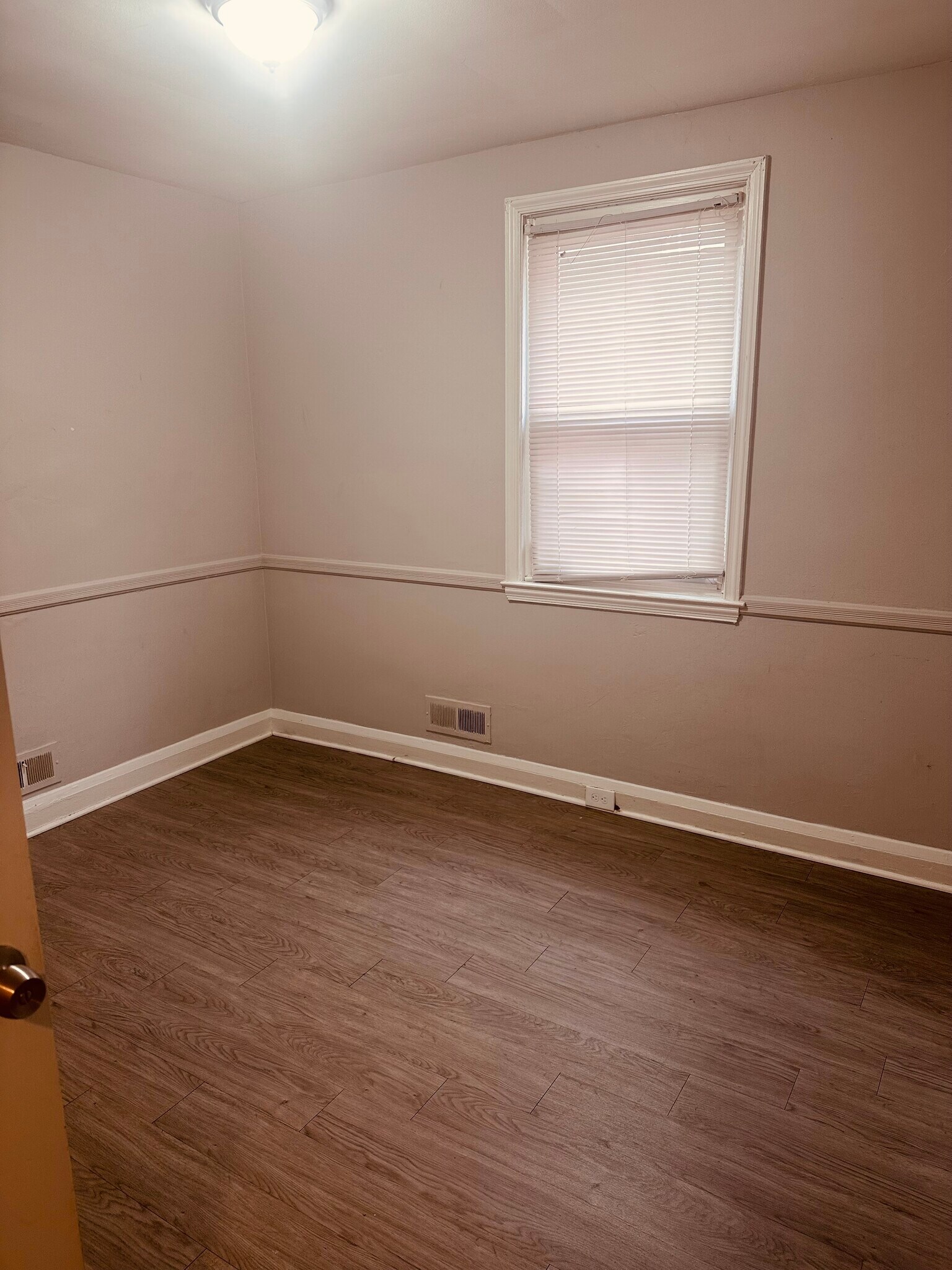 Building Photo - 3329 Ingleside Ave