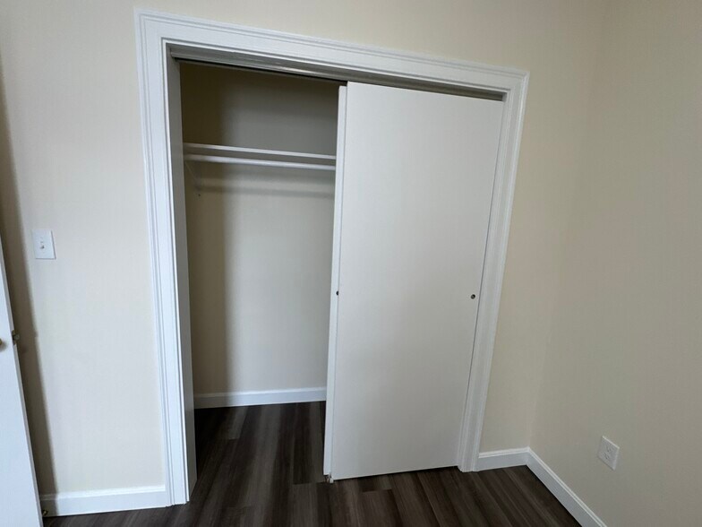 Building Photo - 136 Washington St