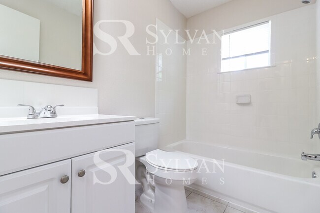 Building Photo - Enjoy one-level living at its best